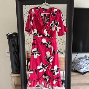 Who What Wear Pink and Black Floral Midi Dress Sz Small